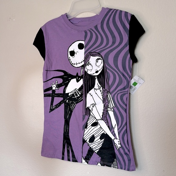 Disney youth The Nightmare Before Christmas graphic T-shirt NWT - Picture 2 of 4